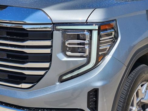 Used 2025 GMC Sierra 1500 SLT w/ SLT Premium Plus Package RWD image 9