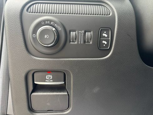 Used 2022 Jeep Wagoneer Series III AWD/4WD image 10