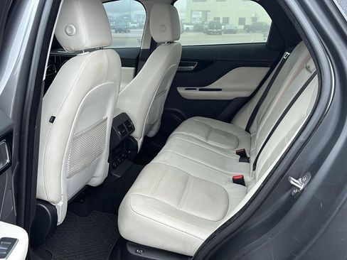 Used 2018 Jaguar F-PACE Prestige image 7