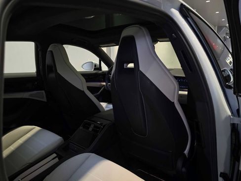 Used 2025 Porsche Panamera GTS image 19