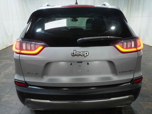 Used 2019 Jeep Cherokee Limited w/ Luxury Group AWD/4WD image 5