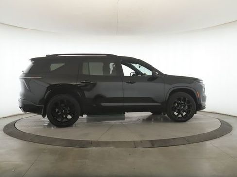 Used 2025 Chevrolet Traverse RS w/ LPO, Floor Liner Package image 6