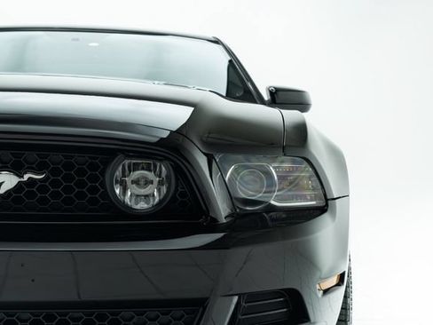 Used 2013 Ford Mustang GT RWD image 7
