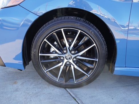 Used 2024 Toyota Camry SE image 13