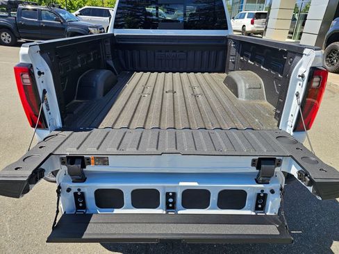 New 2026 GMC Sierra 3500 Denali w/ Denali Reserve Package AWD/4WD image 13