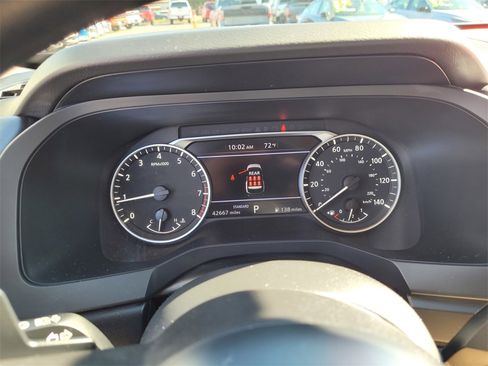 Used 2024 Nissan Pathfinder S image 23