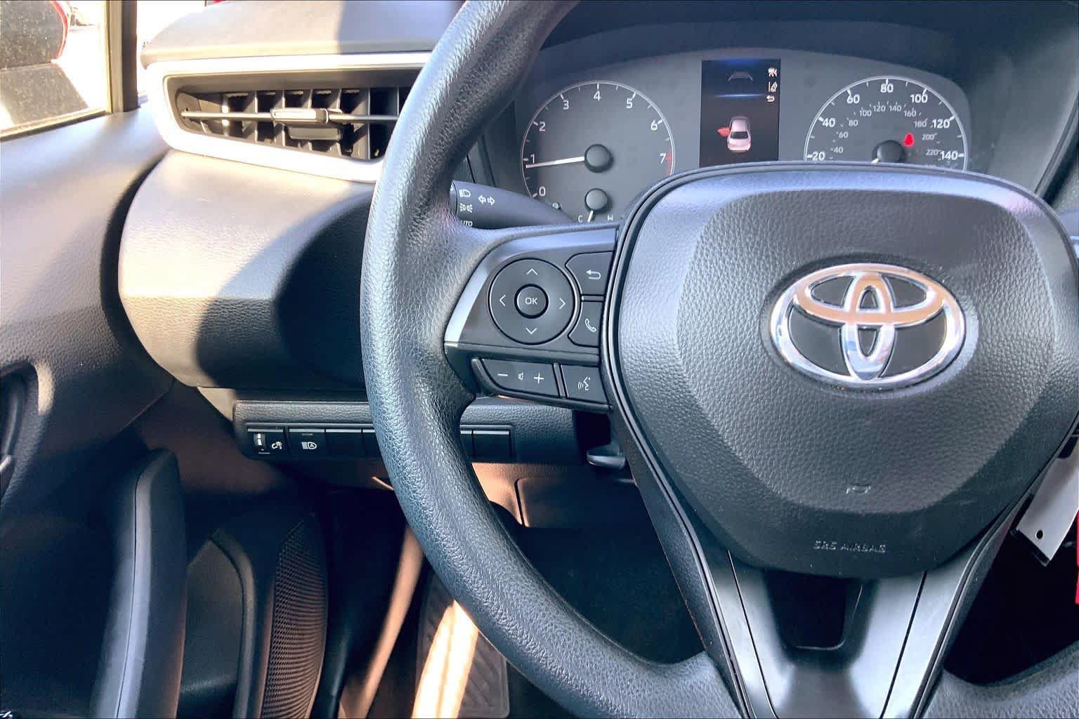 Used 2025 Toyota Corolla LE FWD image 23