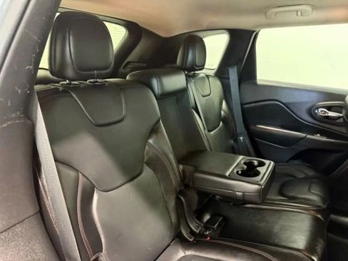 Used 2015 Jeep Cherokee Trailhawk w/ Comfort/Convenience Group image 29