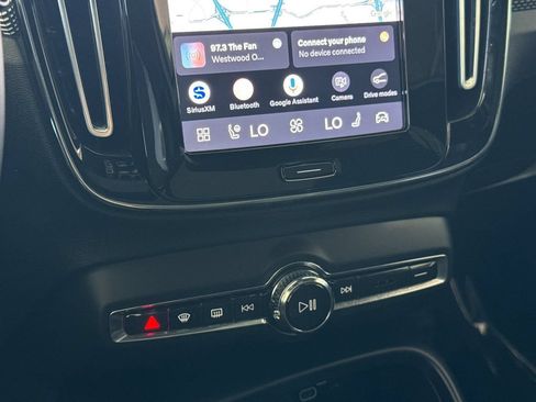 Certified 2023 Volvo XC40 B5 Plus w/ Protection Package Premier AWD/4WD image 20