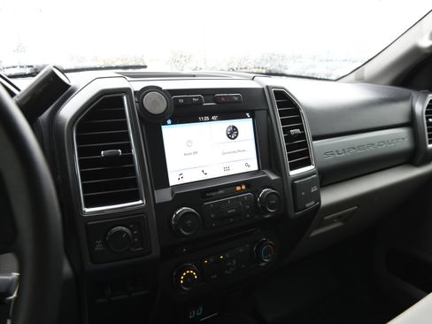 Used 2018 Ford F250 XLT w/ XLT Value Package AWD/4WD image 23
