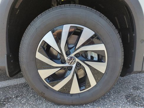 New 2026 Volkswagen Tiguan S image 46