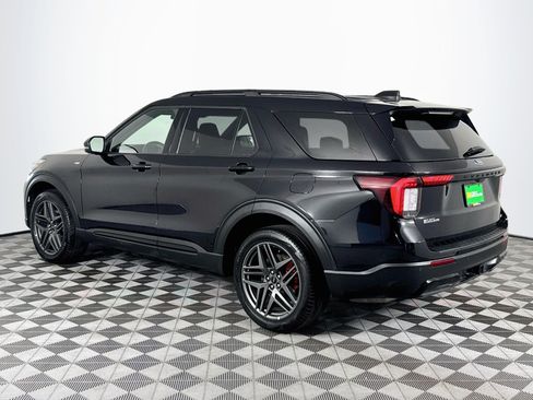 Used 2025 Ford Explorer ST-Line w/ ST-Line Street Pack AWD/4WD image 6