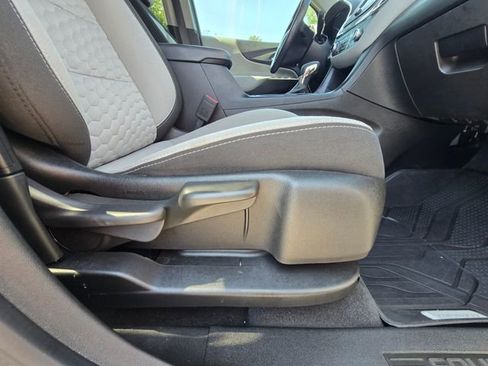Used 2021 Chevrolet Equinox LT w/ Driver Convenience Package FWD image 21
