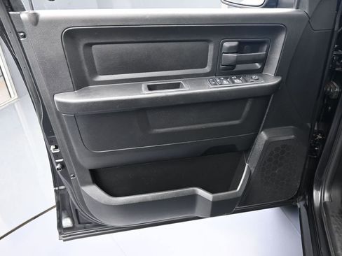 Used 2018 RAM 1500 Express image 12