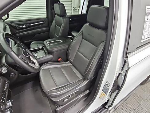 Used 2024 GMC Yukon XL Denali image 31