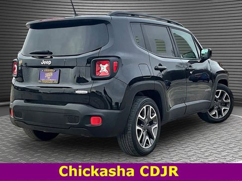 Used 2017 Jeep Renegade Latitude w/ Cold Weather Group image 6