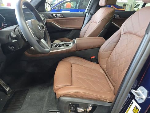 Used 2026 BMW X7 xDrive40i w/ M Sport Package AWD/4WD image 2