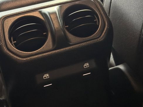 Used 2021 Jeep Wrangler Unlimited Sport image 17