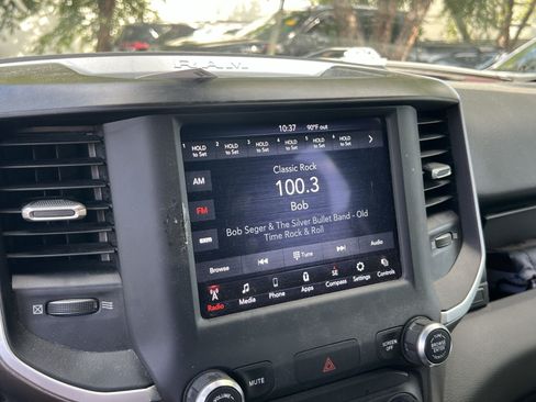 Used 2021 RAM 1500 Big Horn AWD/4WD image 16