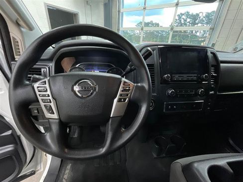 Used 2022 Nissan Titan SV RWD image 13
