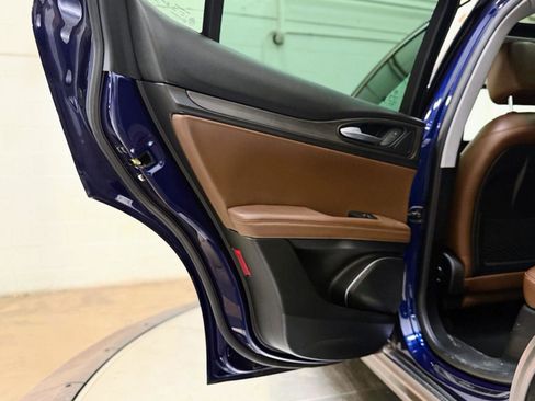 Used 2018 Alfa Romeo Stelvio Ti image 16