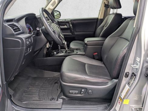 Used 2018 Toyota 4Runner TRD Off-Road Premium AWD/4WD image 15