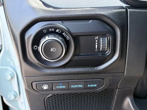 Used 2024 Jeep Wrangler Unlimited AWD/4WD image 25