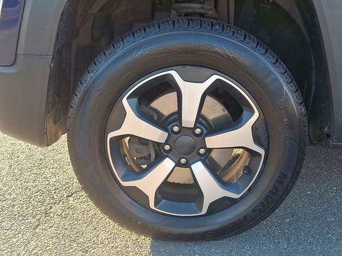 Used 2020 Jeep Renegade Trailhawk w/ Cold Weather Group image 27