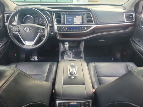 Used 2015 Toyota Highlander Limited Platinum image 28