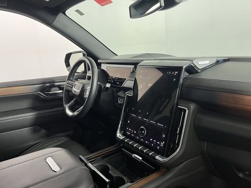 Used 2025 GMC Yukon Denali image 31