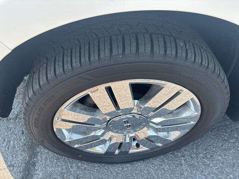 Used 2008 Lincoln MKX AWD image 9