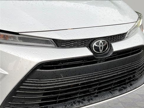 Used 2024 Toyota Corolla LE FWD image 31