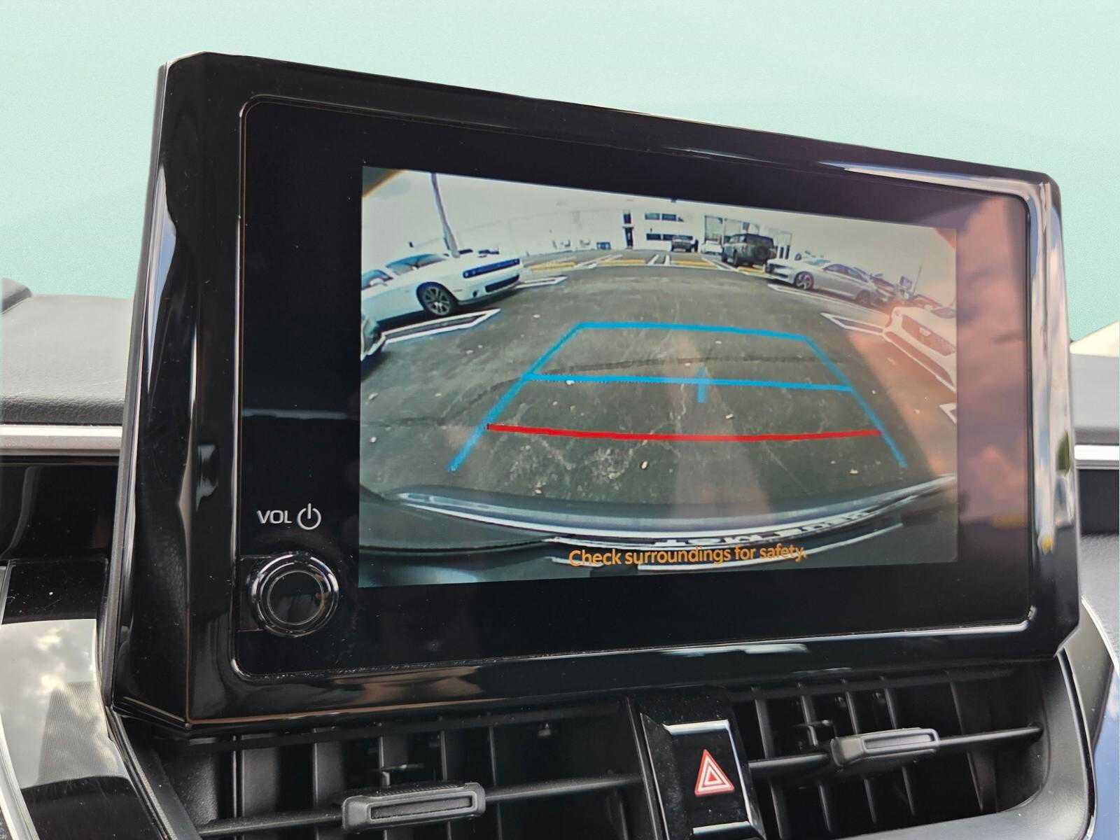 Used 2025 Toyota Corolla LE FWD image 27