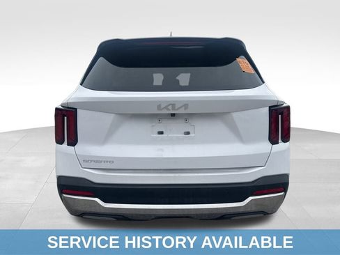 Used 2024 Kia Sorento S image 6