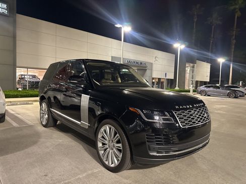 Used 2020 Land Rover Range Rover HSE image 2