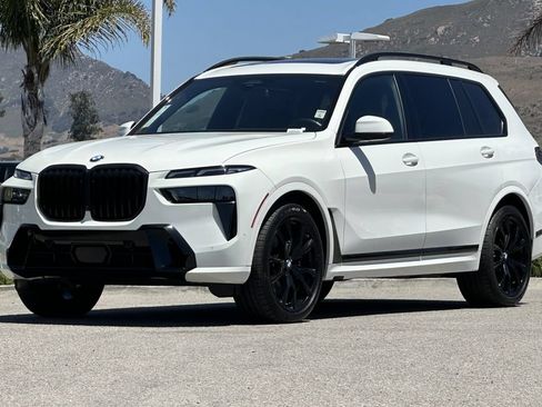 Used 2024 BMW X7 xDrive40i w/ M Sport Package AWD/4WD image 7