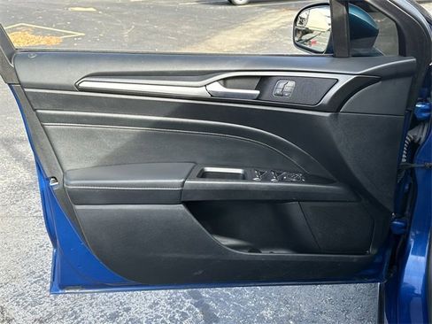 Used 2018 Ford Fusion Titanium image 27