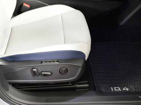 Used 2025 Volkswagen ID.4 S Limited image 10