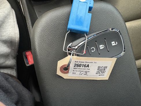 Used 2025 Chevrolet Trax RS w/ Sunroof Package image 18