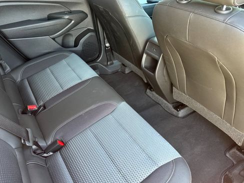 Used 2026 Chevrolet Trax LT w/ Sunroof Package FWD image 19