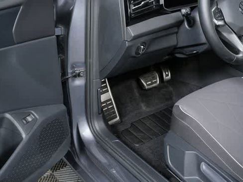 Certified 2025 Volkswagen Jetta Sport image 10