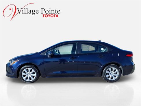 Used 2024 Toyota Corolla LE image 2