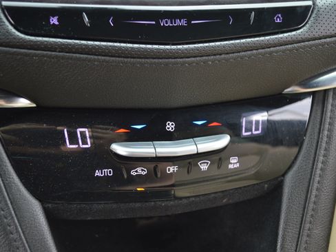 Used 2018 Cadillac XT5 FWD image 22
