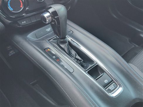 Certified 2022 Honda HR-V Sport image 19