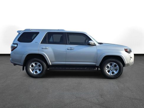 Used 2015 Toyota 4Runner SR5 Premium image 4