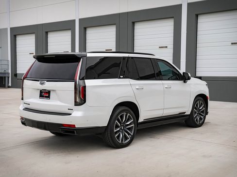 Used 2021 Cadillac Escalade Sport Platinum w/ LPO, ONYX Package image 7