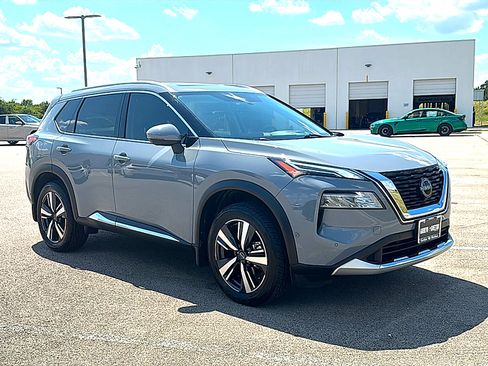 Used 2023 Nissan Rogue Platinum w/ Platinum Premium Package FWD image 10