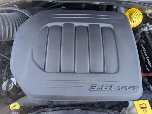 Used 2020 Dodge Grand Caravan SE image 35