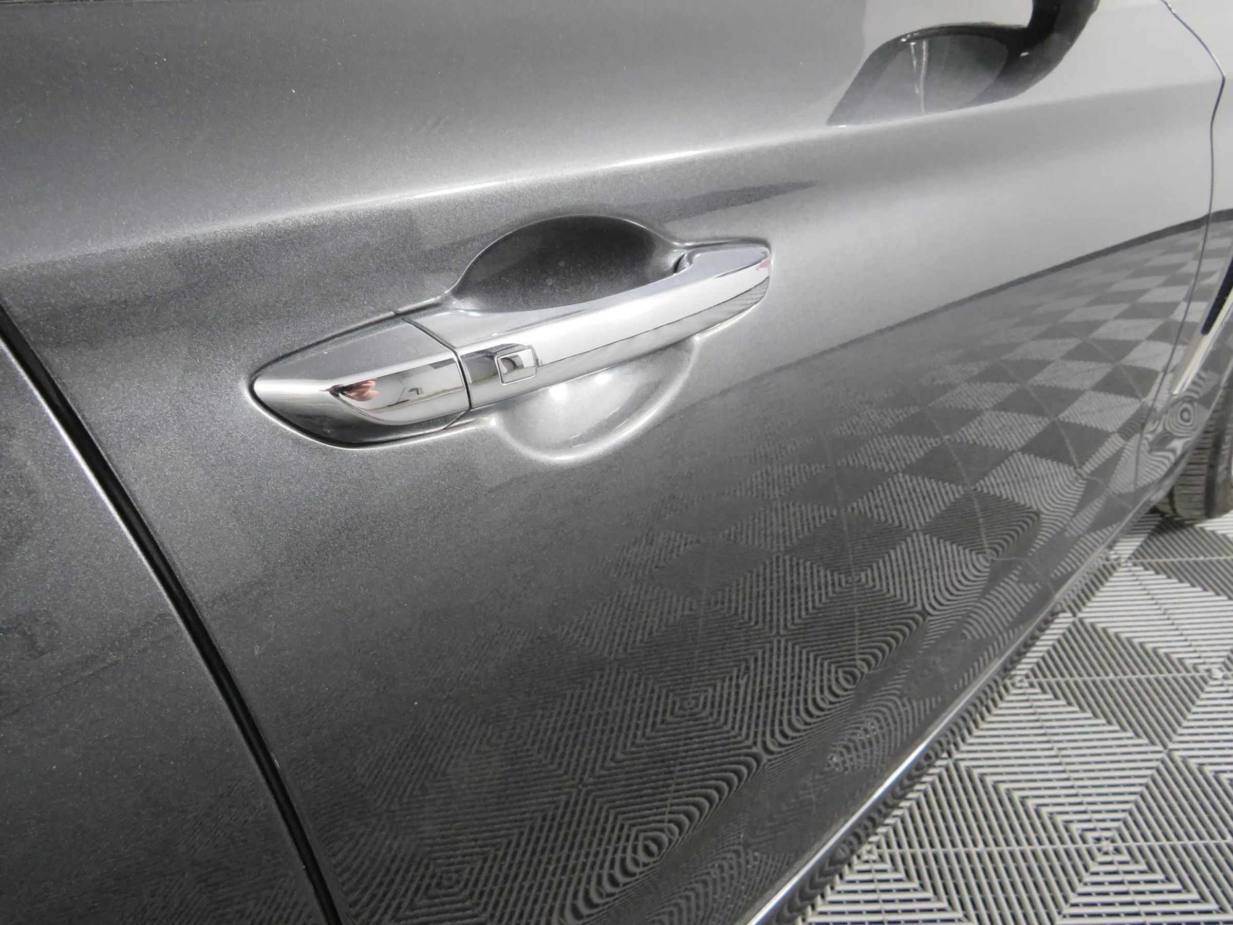 Used 2019 Genesis G70 2.0T Advanced AWD/4WD image 32