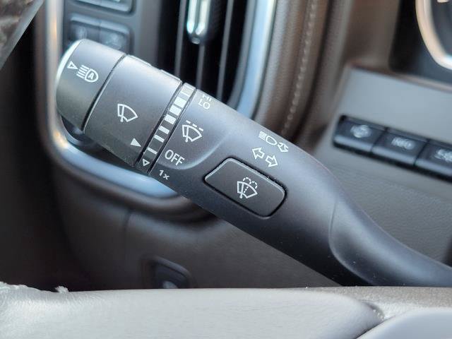 Used 2022 Chevrolet Silverado 1500 LTZ w/ Technology Package AWD/4WD image 17